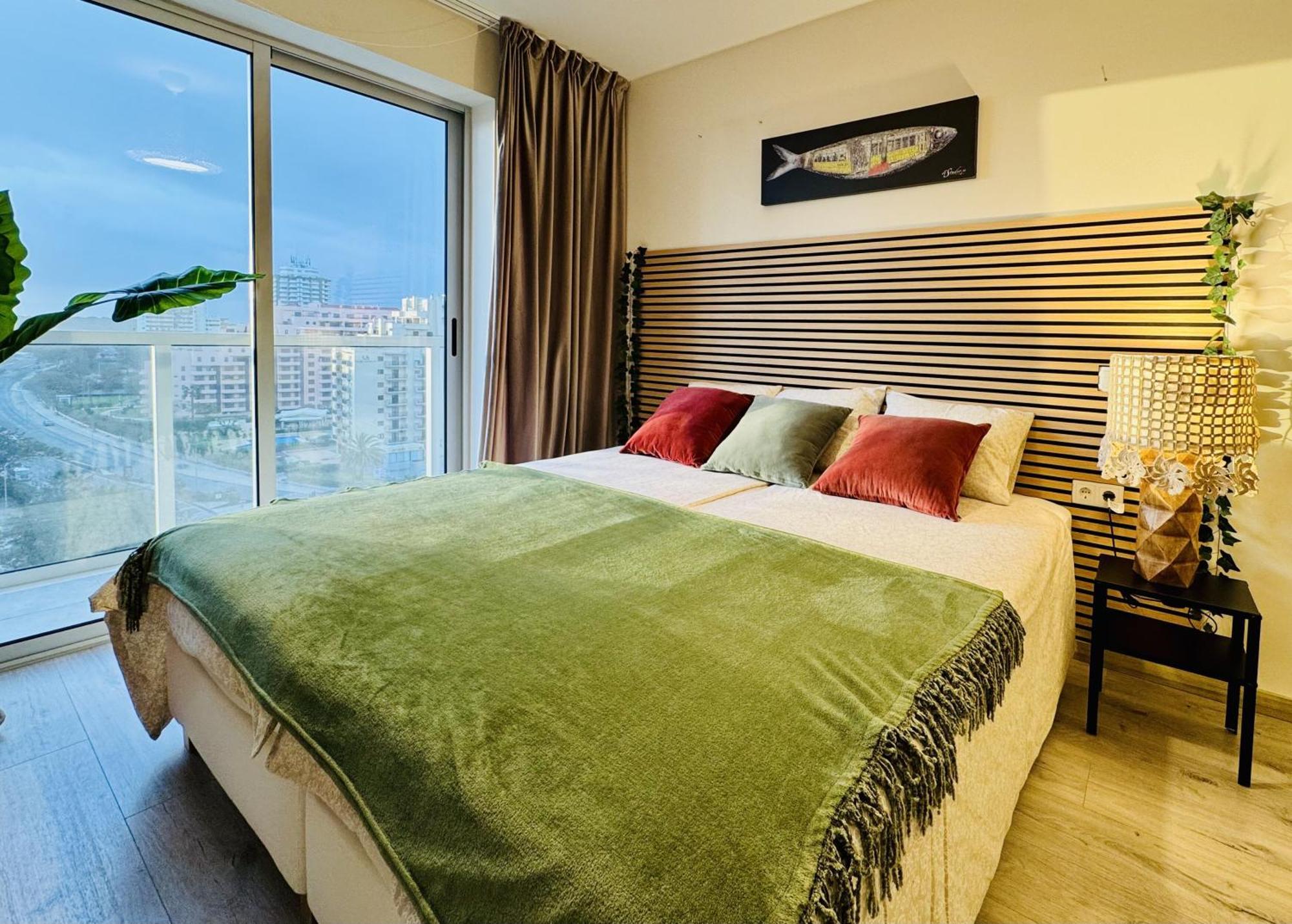 Mcrame Design Sea View, Beachfront, Swimming Pool, 2bdr, 2bar, 6 Pax, Da Rocha * Portimão